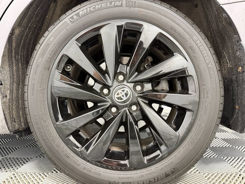 Used 2024 Toyota Camry SE AWD/4WD image 27
