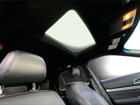 Used 2017 Ford Explorer Sport w/ Equipment Group 401A AWD/4WD image 22