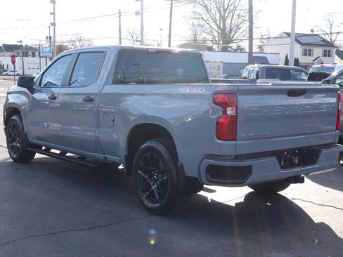 Used 2024 Chevrolet Silverado 1500 Custom image 2