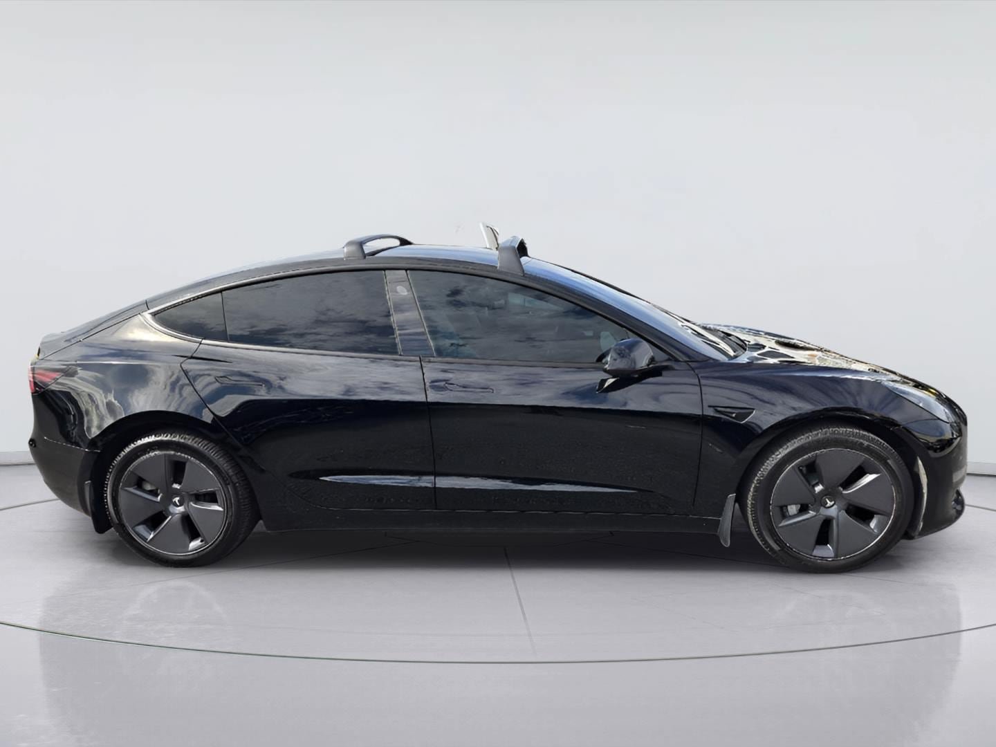 Used 2023 Tesla Model 3 Standard Range RWD image 4