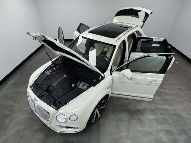 Used 2020 Bentley Bentayga AWD/4WD image 12