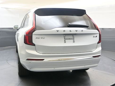 New 2026 Volvo XC90 B6 Plus w/ Protection Package Premier image 4