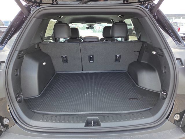 New 2027 GMC Terrain Elevation w/ Elevation Premium Package FWD image 18
