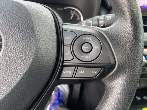 Used 2025 Toyota RAV4 XLE w/ Convenience Package FWD image 33