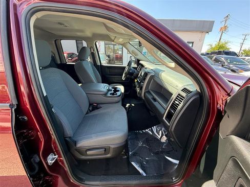Used 2018 RAM 1500 Express AWD/4WD image 29