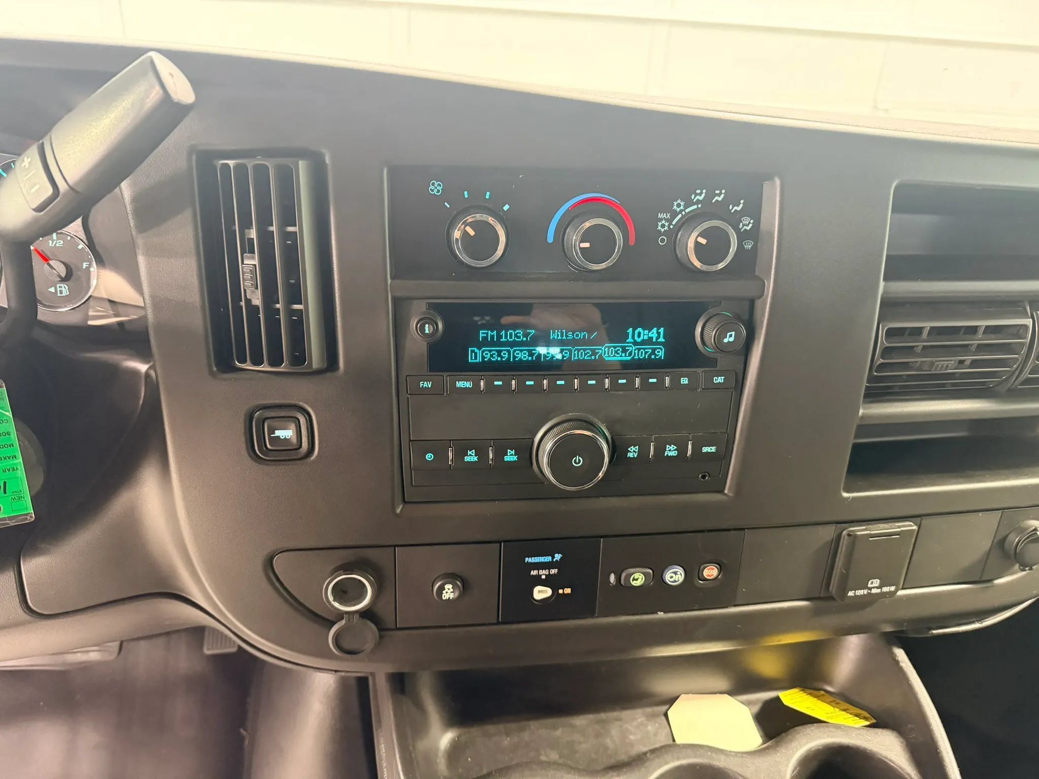 Used 2018 Chevrolet Express 3500 Extended w/ Driver Convenience Package RWD image 10