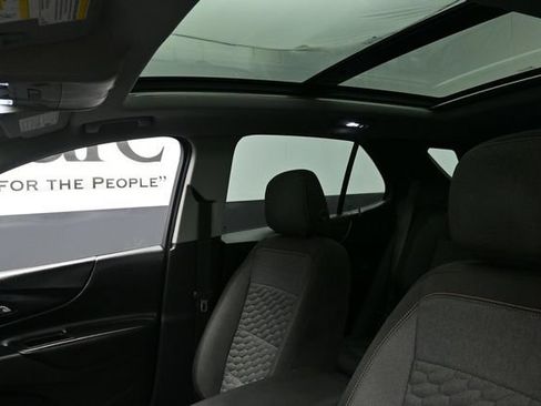 Used 2019 Chevrolet Equinox LT w/ Sun & Navigation Package AWD/4WD image 11