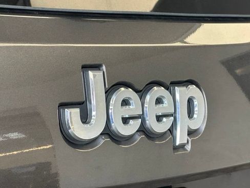 Used 2020 Jeep Grand Cherokee Limited AWD/4WD image 22