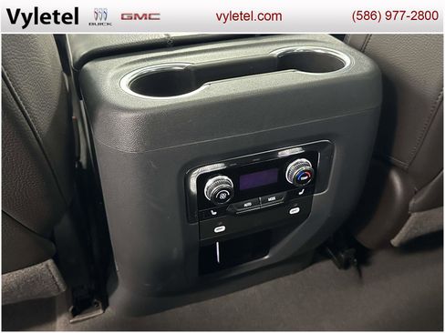 Used 2023 GMC Yukon Denali image 13