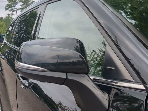 Used 2021 Toyota Highlander Platinum image 11