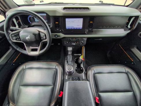 Certified 2023 Ford Bronco Badlands w/ Sasquatch Package AWD/4WD image 17