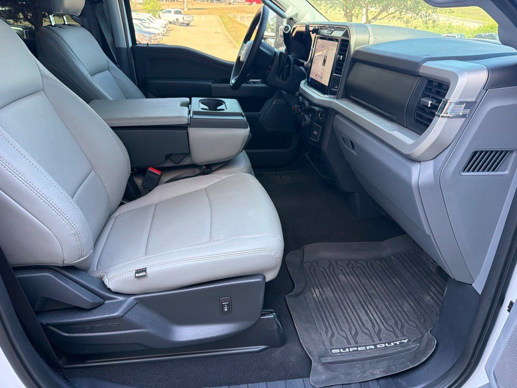 Used 2026 Ford F250 XLT w/ XLT Premium Package AWD/4WD image 9