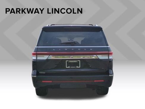 Used 2023 Lincoln Navigator L Reserve image 6