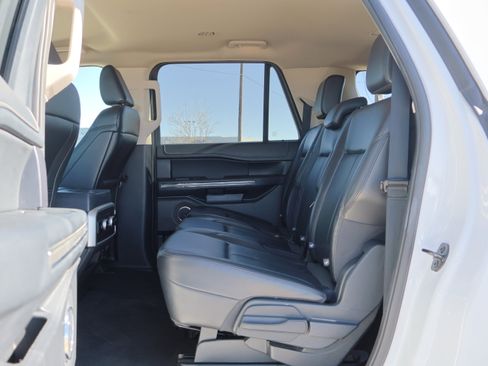 Certified 2024 Ford Expedition Max XLT image 31