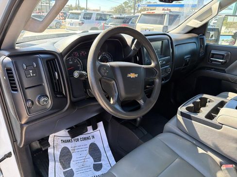 Used 2018 Chevrolet Silverado 2500 W/T w/ WT Convenience Package image 16