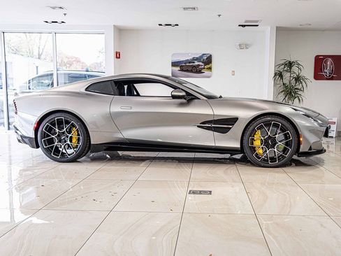 Used 2026 Aston Martin Vanquish RWD image 9