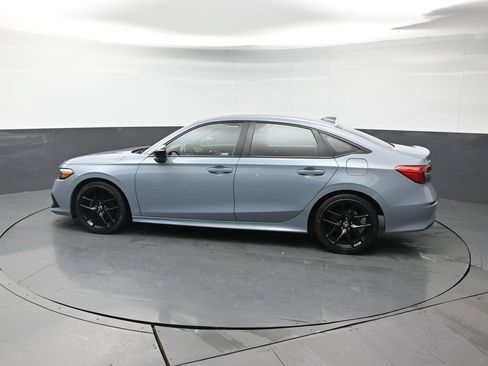Used 2023 Honda Civic Sport image 3