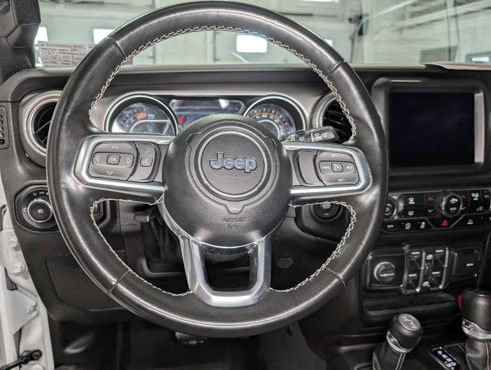 Used 2022 Jeep Wrangler Unlimited Sahara AWD/4WD image 37