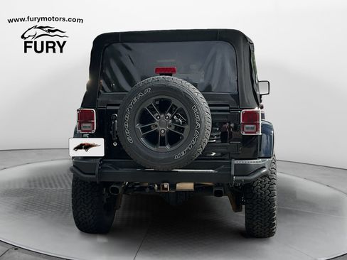 Used 2018 Jeep Wrangler Unlimited Sport AWD/4WD image 4