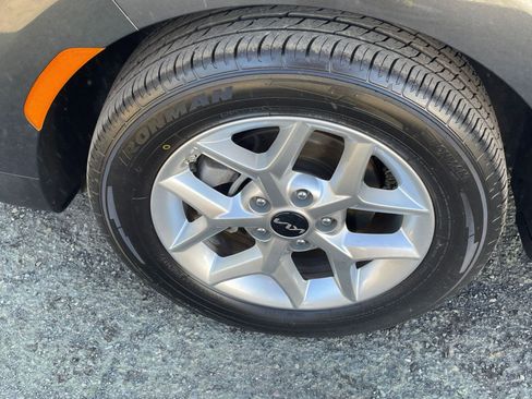 Used 2025 Kia Soul LX w/ LX Technology Package image 28