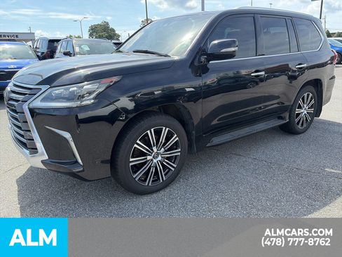 Used 2018 Lexus LX 570 4WD w/ Luxury Package image 33