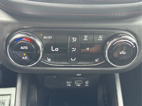 Used 2021 Chevrolet TrailBlazer RS w/ Technology Package image 33