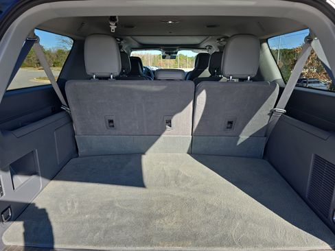 Used 2020 Lincoln Navigator L Reserve w/ Equipment Group 208A Reserve image 12