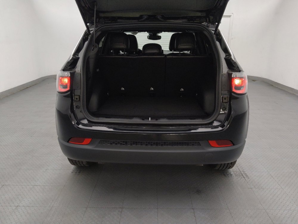 Used 2023 Jeep Compass Latitude w/ Convenience Group AWD/4WD image 29