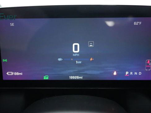 Used 2025 Chevrolet Equinox EV RS w/ LPO, All-Weather Mat Package FWD image 7