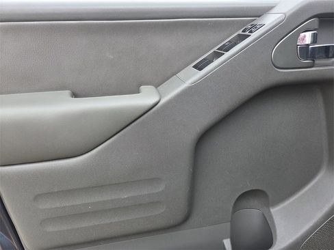 Used 2019 Nissan Frontier SL image 14