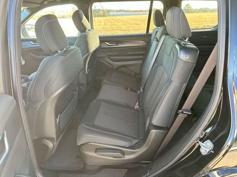 New 2025 Jeep Grand Cherokee L Laredo w/ Luxury Tech Group I image 21