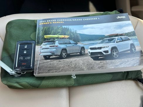 Certified 2023 Jeep Grand Cherokee Limited RWD image 19