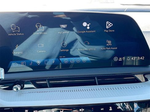 New 2026 Cadillac Optiq Sport 1 w/ LPO, Floor Liner Package image 17