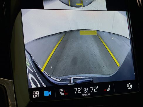 Used 2024 Volvo XC90 B5 Plus image 23