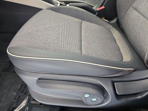 New 2025 Hyundai Venue Limited image 29