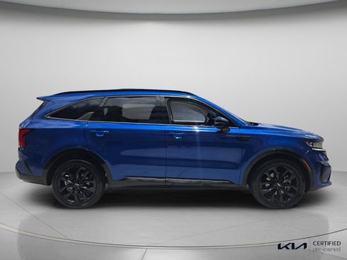 Certified 2022 Kia Sorento SX FWD image 4