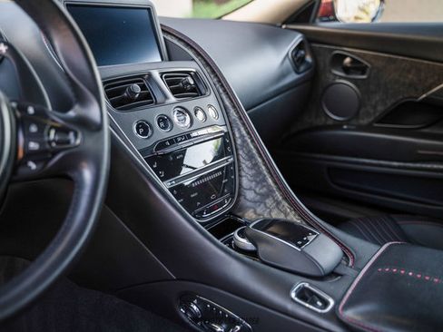 Used 2018 Aston Martin DB11 V8 image 25