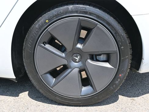 Used 2023 Tesla Model 3 Standard Range RWD image 11