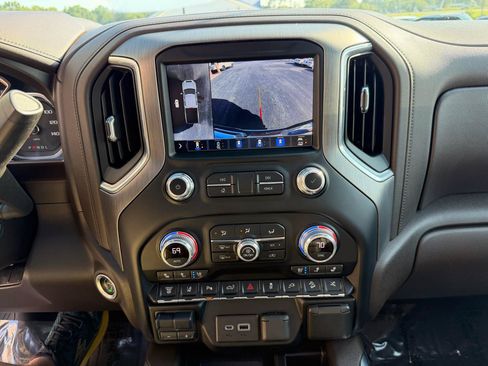 Used 2021 GMC Sierra 2500 Denali w/ Denali Ultimate Package AWD/4WD image 36