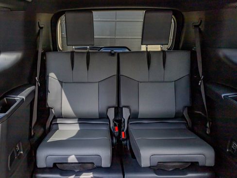 Used 2026 Lexus GX 550 w/ Cold Area Package image 35