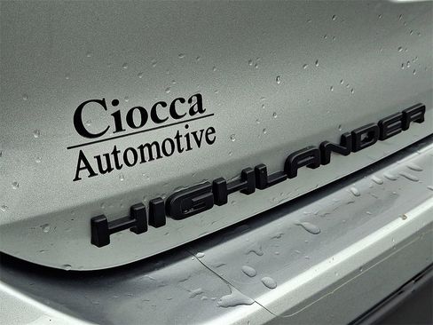 Used 2023 Toyota Highlander XSE image 32