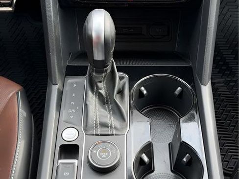 Used 2023 Volkswagen Atlas SEL Premium image 11