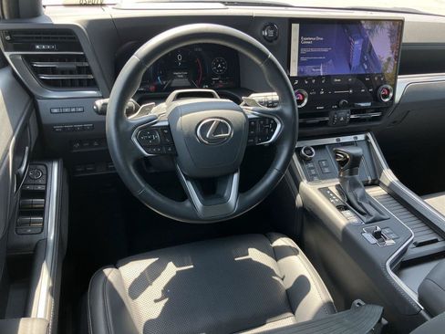 Used 2025 Lexus GX 550 AWD/4WD image 17