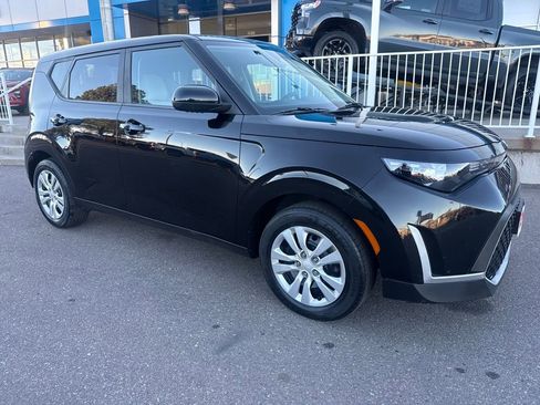 Used 2023 Kia Soul LX image 7
