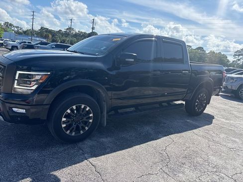 Used 2023 Nissan Titan PRO-4X w/ Pro-4x Convenience Package AWD/4WD image 4