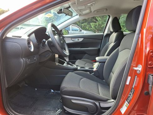 Used 2024 Kia Forte LXS image 13
