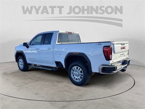 Used 2024 GMC Sierra 2500 SLE w/ SLE Value Package; image 3