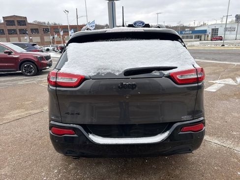 Used 2018 Jeep Cherokee Latitude image 5