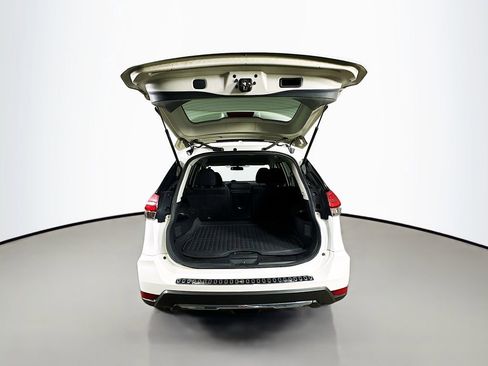 Used 2017 Nissan Rogue SV w/ Midnight Edition Package image 32