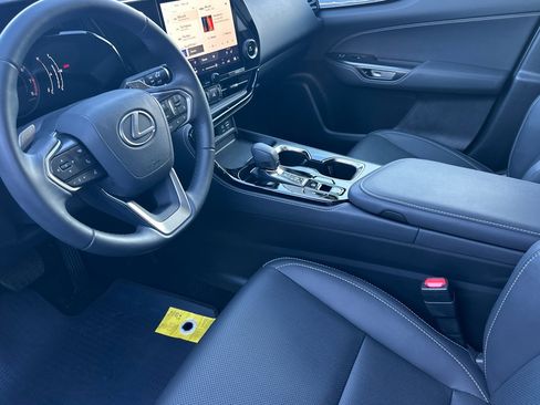 Certified 2025 Lexus NX 250 FWD w/ Premium Package image 7